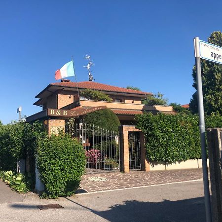 B&B Les Fleurettes Lomazzo Eksteriør bilde