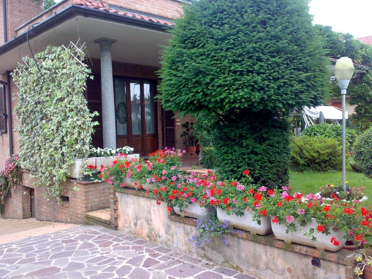 B&B Les Fleurettes Lomazzo Eksteriør bilde